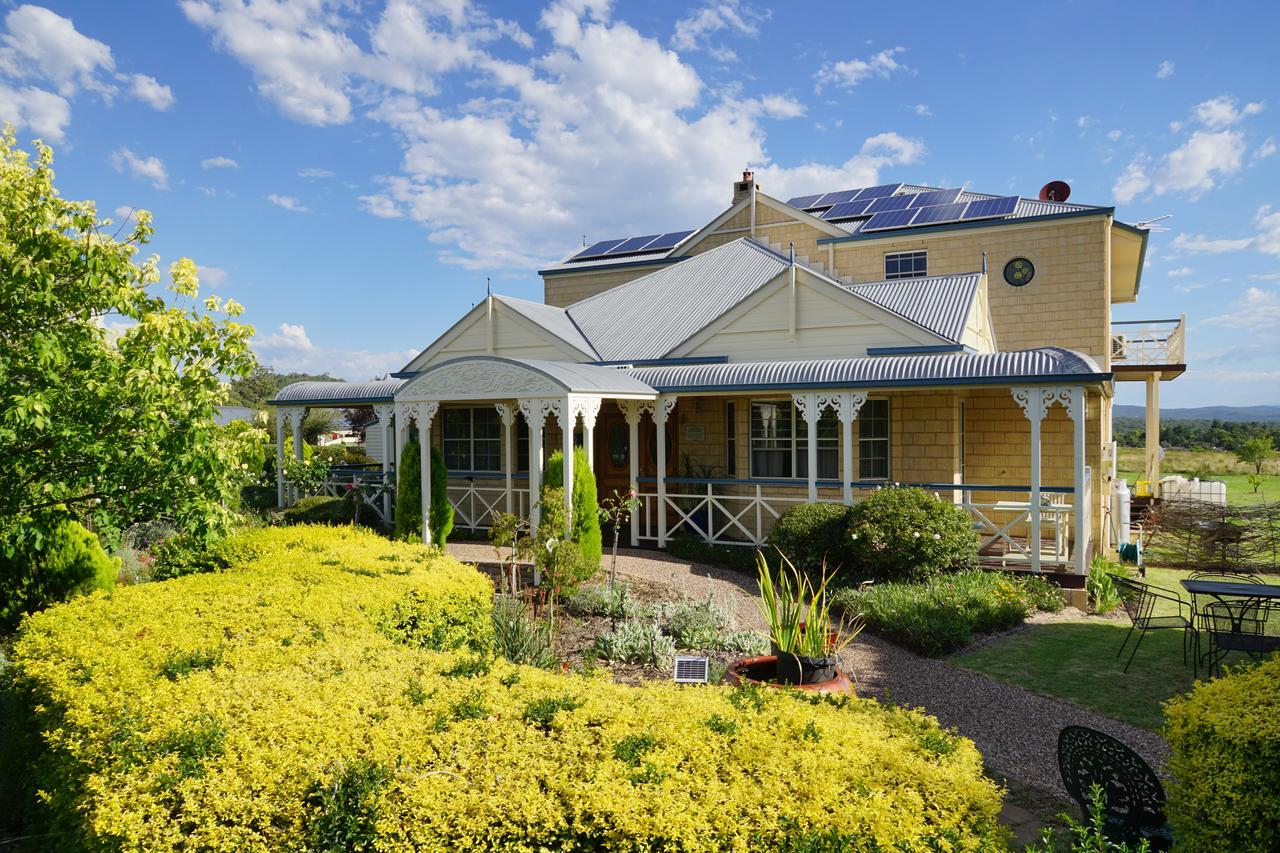 Bed and Breakfast Grovely House Станторп Экстерьер фото