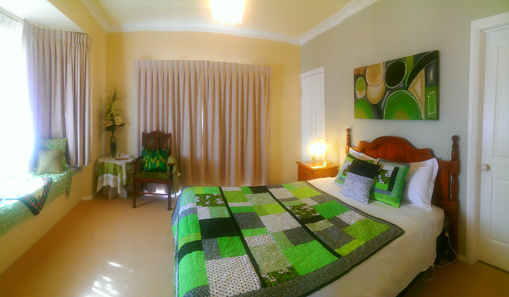 Bed and Breakfast Grovely House Станторп Экстерьер фото