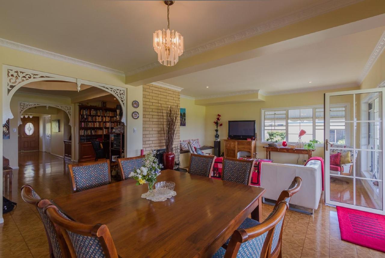 Bed and Breakfast Grovely House Станторп Экстерьер фото
